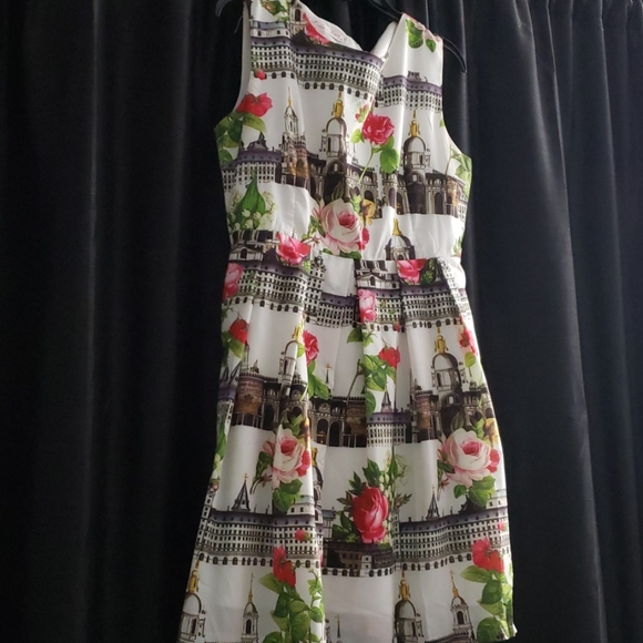 Ivory Scenic Floral Dress🎉Host Pick🎉 - Picture 2 of 6